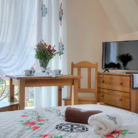 Δωμάτια σε οικογενειακή κατοικία Kasia Ζακοπάνε