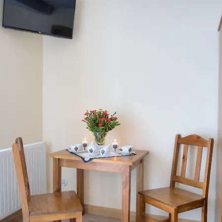 Δωμάτια σε οικογενειακή κατοικία Kasia